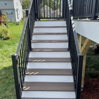 Deck Dogs - Stairs - Decks & Railing Near Me - Mazomanie, Wisconsin