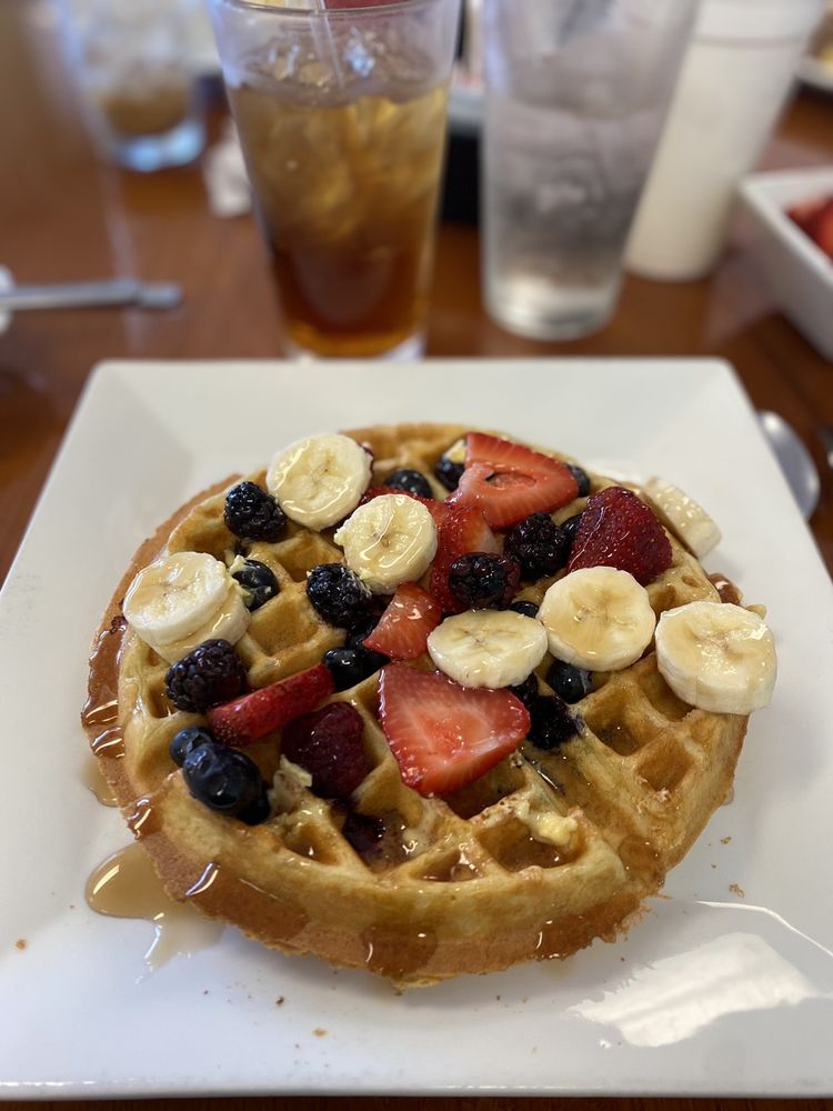 DJ’S GRILL Updated September 2024 14 Photos & 31 Reviews 301 E