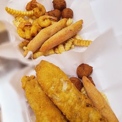 Mom's Fish Market and Deli - Whitings, snow leg sticks, shrimps, fries, and hushpuppies