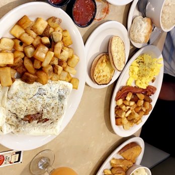 The Echo - Garden veggie egg white omelette, biscuit and gravy, and bonnies bounty - Diners Near Me - Cincinnati, Ohio The Echo - Garden veggie egg white omelette, biscuit and gravy, and bonnies bounty - Diners Near Me - Cincinnati, Ohio