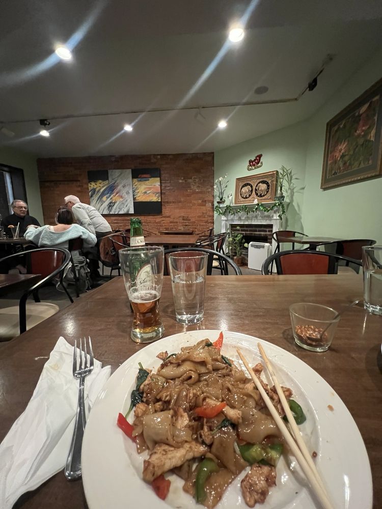 Bua Thai Restaurant & Bar