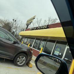 Waffle House - Lexington - Future background stage for a possible upcoming Tekken game... hopefully.