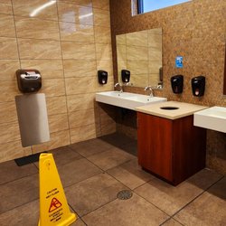 Palmetto Express Travel Center - Women's Restroom