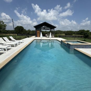 Upton Ranch - Pool with cabana and hot tub - Vacation Rentals Near Me - Smithville, Texas Upton Ranch - Pool with cabana and hot tub - Vacation Rentals Near Me - Smithville, Texas