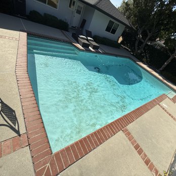 Oscar's Pool Service - The old dreaded pool the day before the renovation started. - Pool Cleaners Near Me - Van Nuys, California