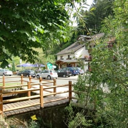 Café Pension Leistner - Blick von der Trubachquelle auf das stets gut besuchte Café Leistner.