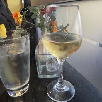 Mini Pita Mediterranean Restaurant - Chardonnay - Mediterranean Near Me - Pompano Beach, Florida