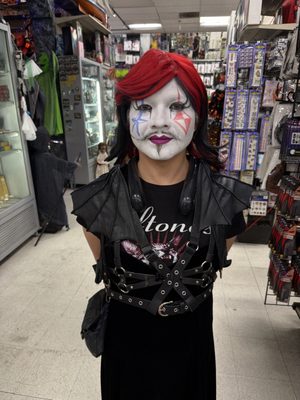 Hollywood Toys & Costumes by null