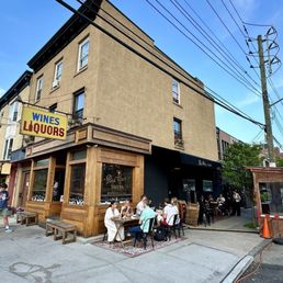 RED HOOK TAVERN - Updated October 2025 - 698 Photos & 318 Reviews - 329