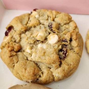 Crumbl - Mason - Cranberry White Chocolate Chip - Bakeries Near Me - Mason, Ohio Crumbl - Mason - Cranberry White Chocolate Chip - Bakeries Near Me - Mason, Ohio