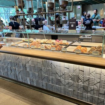 Starbucks Reserve Roastery Chicago - Coffee Roasteries Near Me - Chicago, Illinois