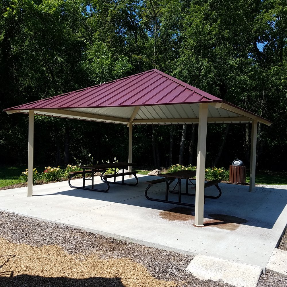 Sterling Heights Park - small shelter with picnic tables by the playground - Parks Near Me - Lafayette, Indiana