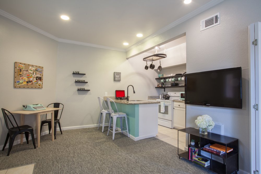 CLOVERLEAF SUITES BATON ROUGE Updated June 2024 72 Photos & 29