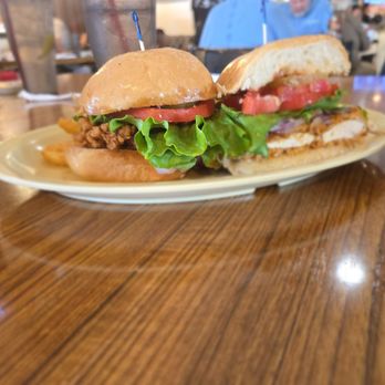 Honey I'm Home - The make your own chicken sandwich - Diners Near Me - Bakersfield, California
