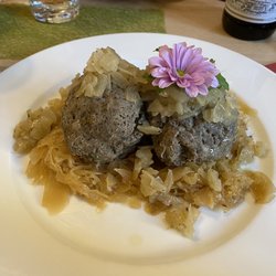 Gaststätte Neuhäusel - Leberknödel mit Sauerkraut