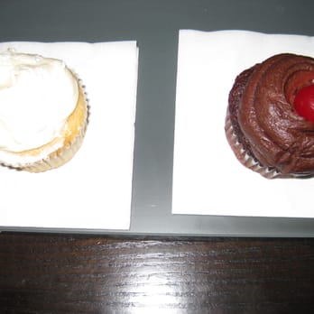 Billy's Bakery - Daisy vanilla cupcake & chocolate cherry cupcake - Bakeries Near Me - New York, New York