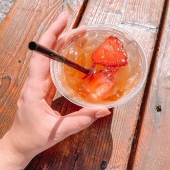 Food For Thought - Strawberry Mimosa - Gastropubs Near Me - Cape Neddick , Maine