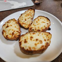 Lucano - Cheesy garlic bread - delicious!