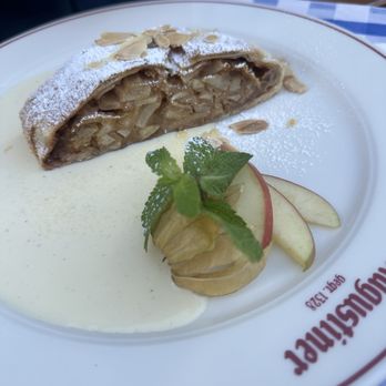 Augustiner am Gendarmenmarkt - Apple strudel - German Near Me - Berlin, BE Augustiner am Gendarmenmarkt - Apple strudel - German Near Me - Berlin, BE