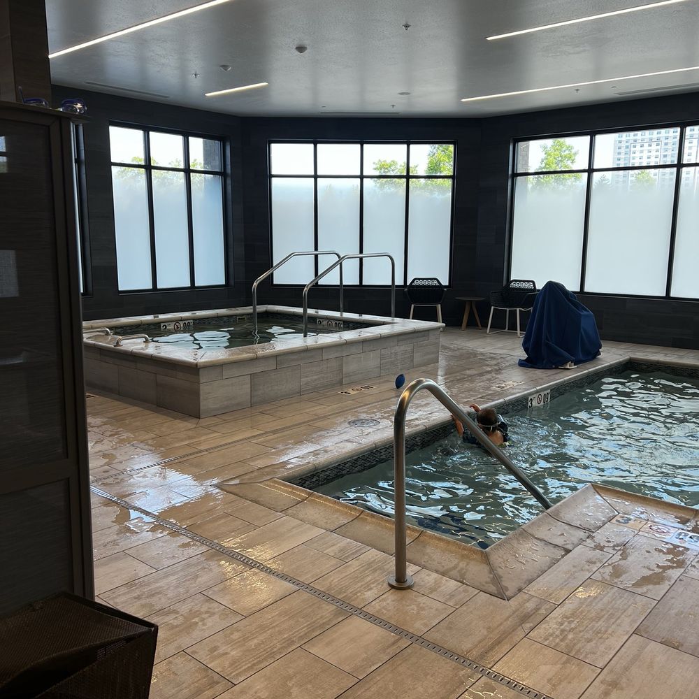 Element Seattle Sea-Tac Airport - Pool and jacuzzi - Hotels Near Me - Seattle, Washington Element Seattle Sea-Tac Airport - Pool and jacuzzi - Hotels Near Me - Seattle, Washington