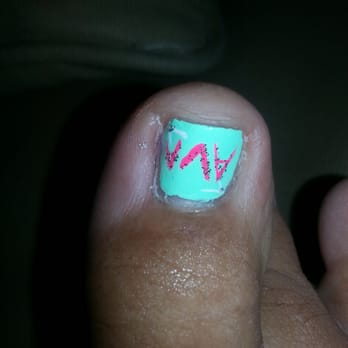 Blue Sky Nail Spa - Not very impressive. Childish looking lettering and chipped off paint (3 days old). - Nail Salons Near Me - Bellevue, Nebraska
