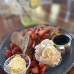 Toast Cafe & Grill - Nutella french toast