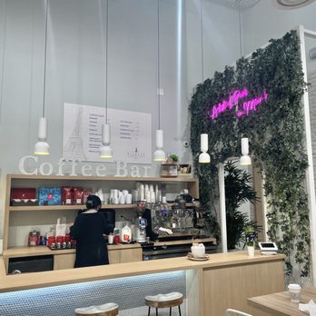 Ficelle Bakery - Coffee Bar - Bakeries Near Me - Miami, Florida