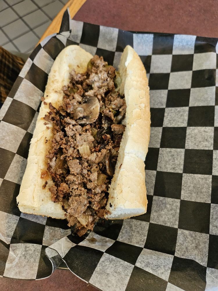 Mac's Philly Steaks Logo