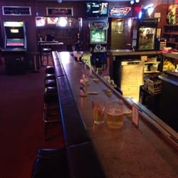 Adams Street Pub - A busy Saturday night!