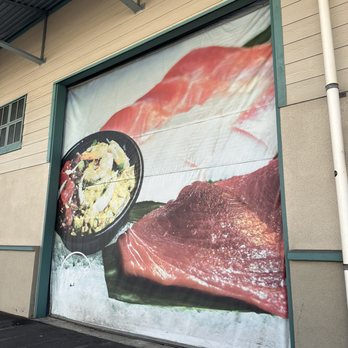Nico's Pier 38 - Exterior parking area - Seafood Near Me - Honolulu, Hawaii