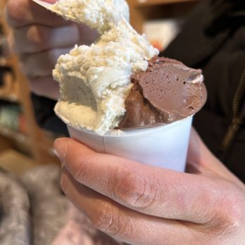 Soma Chocolatemaker - Chocolatiers & Shops Near Me - Toronto, Ontario Soma Chocolatemaker - Chocolatiers & Shops Near Me - Toronto, Ontario
