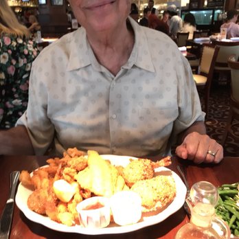 Pappadeaux Seafood Kitchen - Cajun/Creole Near Me - Austin, Texas Pappadeaux Seafood Kitchen - Cajun/Creole Near Me - Austin, Texas