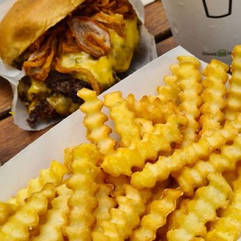 Shake Shack Covent Garden - Shack Burger - Burgers Near Me - London, XGL