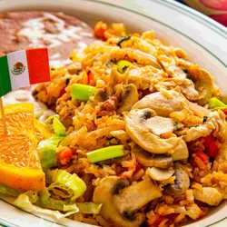 Arroz con Pollo