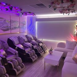 Zero Gravity Lounge by Kiwi Spa