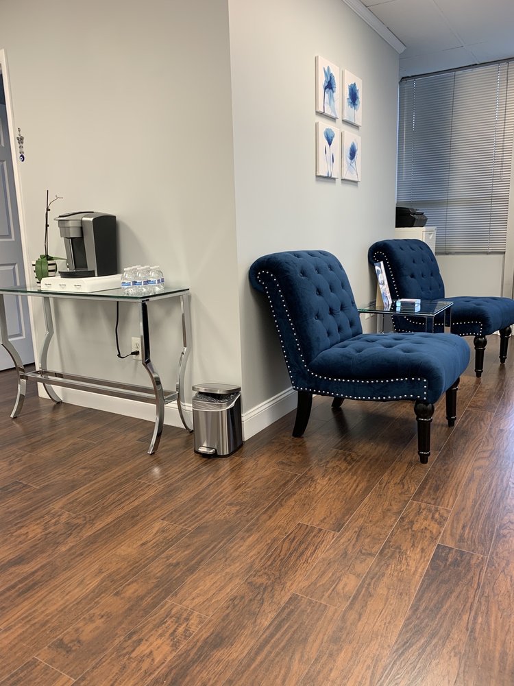 LILY SKINCARE & LASER CLINIC Updated May 2024 226 Maple Ave W