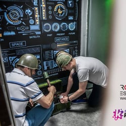 Room Escape Warszawa - KOLORowa akcja w Room Escape! Zarezerwujcie pokój i wpiszcie w pole rabatowe hasło : KOLOR! Dostaniecie mały upominek!:)