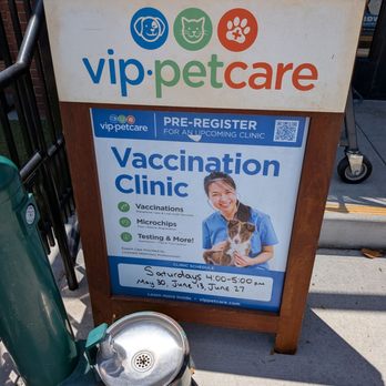Pet Food Express - Sign - Pet Stores Near Me - Glendale, California