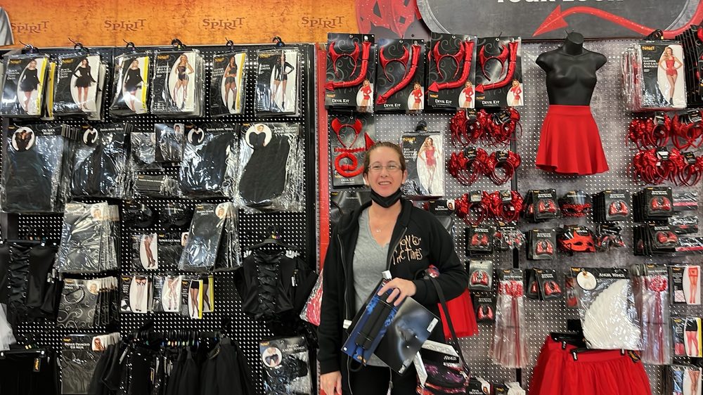 SPIRIT HALLOWEEN Updated September 2024 42 Photos & 14 Reviews