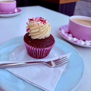 Peggy Porschen Cakes - Cupcake - Patisserie/Cake Shop Near Me - London, XGL Peggy Porschen Cakes - Cupcake - Patisserie/Cake Shop Near Me - London, XGL