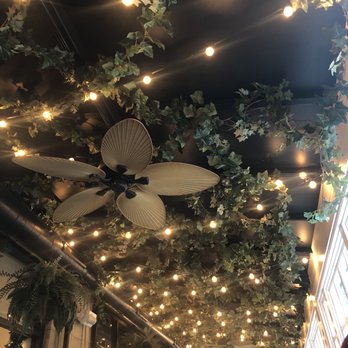 Nonnina - Decor - Italian Near Me - Chicago, Illinois