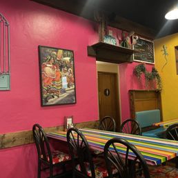 decor (love the pink wall)