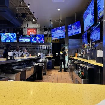 Buffalo Wild Wings - Bar - Chicken Wings Near Me - Riverview, Florida