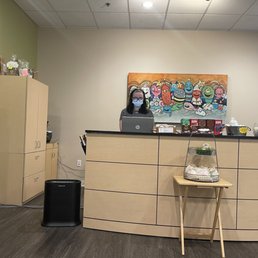 Friendly Receptionist! Friendly Receptionist!