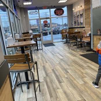Jersey Mike's Subs - Dine in area - Fast Food Near Me - Morristown, New Jersey