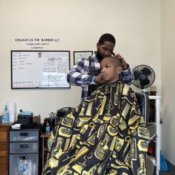 Demarcus The Barber - DeMarcus in action.