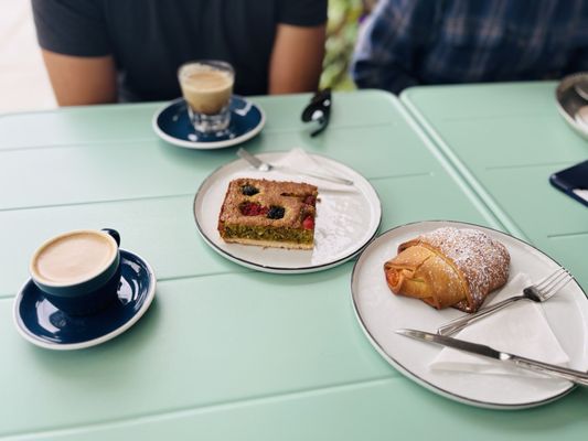 Muri I Coffee & Cake by null