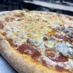 Big Apple Pizza & Pasta - Large pizza (cheese/sausage and pepperoni)