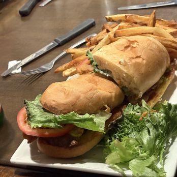 Pondis - Bars Near Me - Lisbon, Ohio