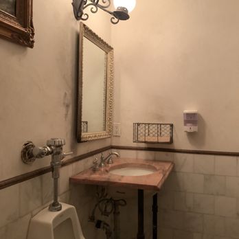 Bacari W 3rd - Bathroom - Breakfast & Brunch Near Me - Los Angeles, California